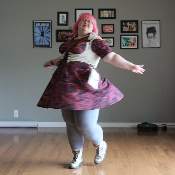 Pink Clove Paisley cold shoulder dress - Picture 3 of 5